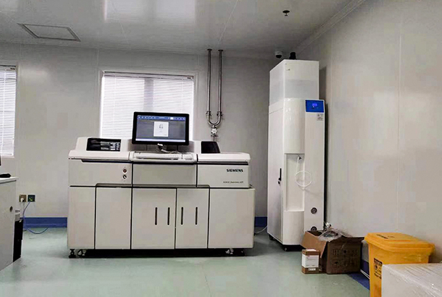 Lab Water Purification Systems With SIEMENS Biochemistry Analyzer