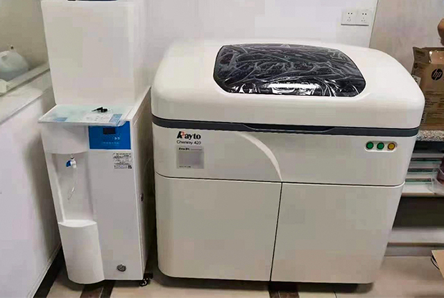 60L Ultra Pure Water Machine With Rayto Biochemistry Analyzer