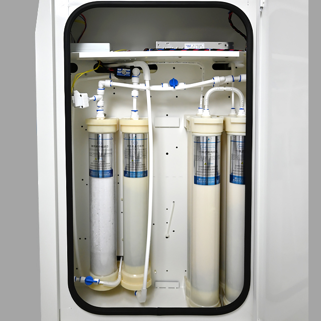 Reverse Osmosis and Iron Exchange Water Purification System for Laboratory